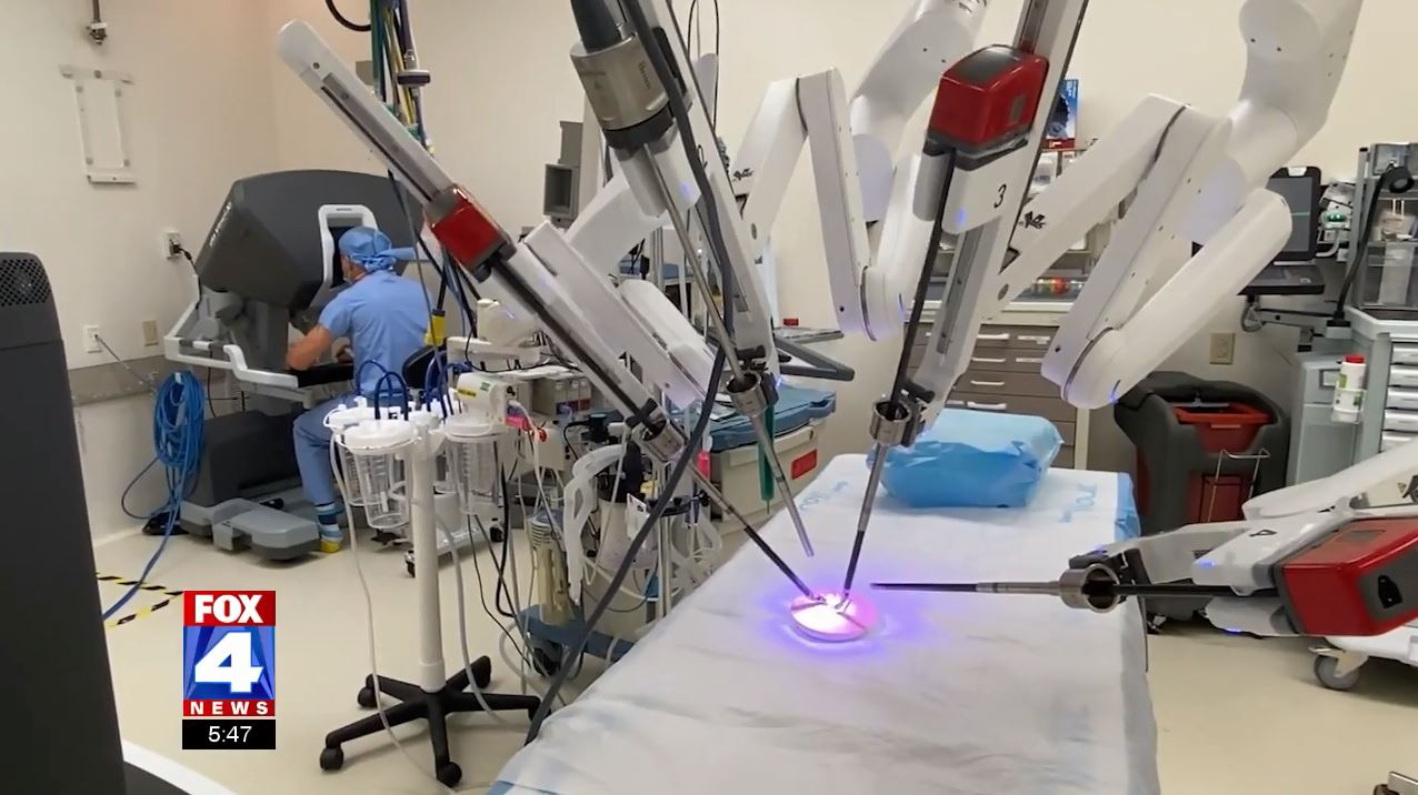 Fox4 Saint Lukes Surgeon First To Perform Cutting Edge Robotic